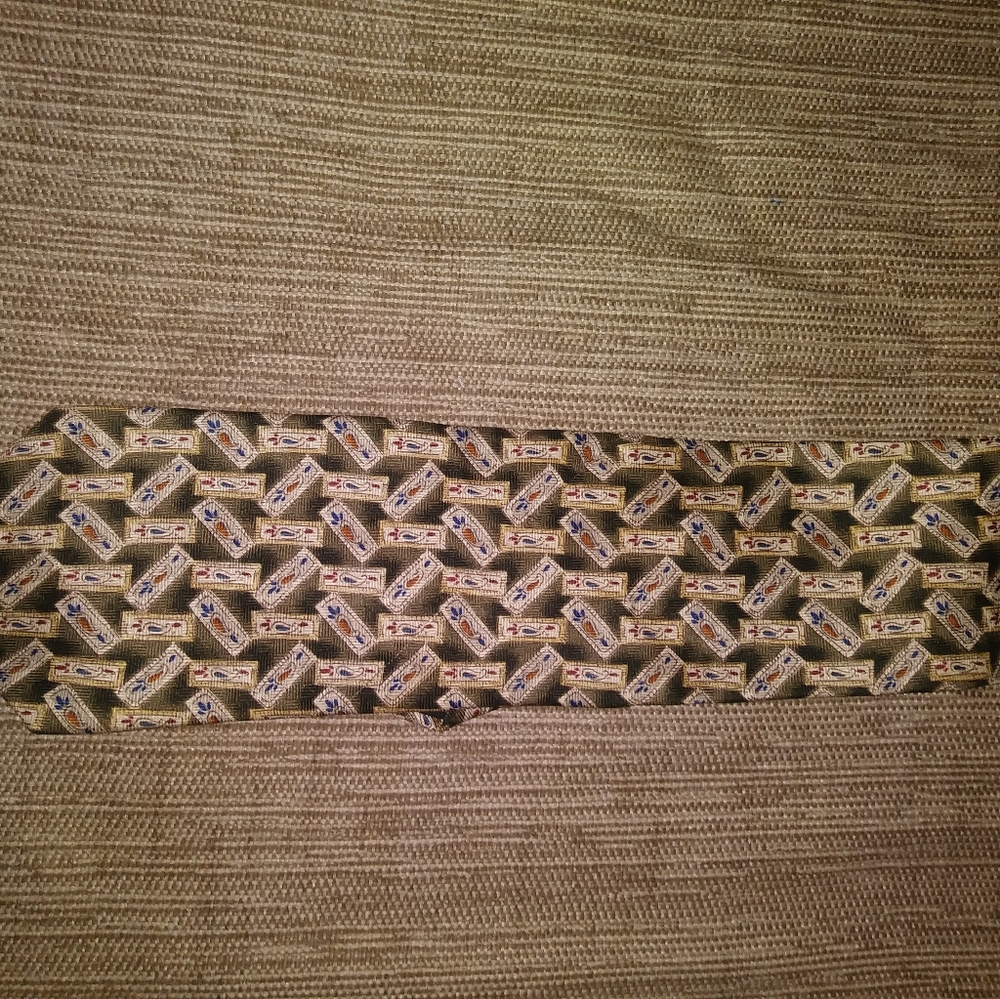 Necktie - Picture 2 of 4